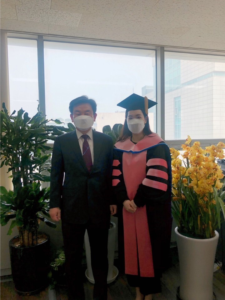 휴먼이미지학과_박사_1호_졸업_2.jpg 첨부 이미지