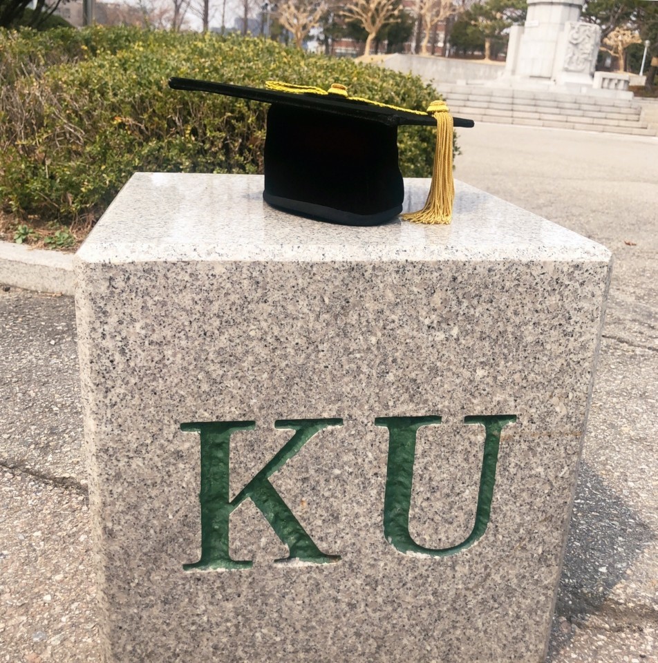 휴먼이미지학과_박사_1호_졸업_4.jpg 첨부 이미지